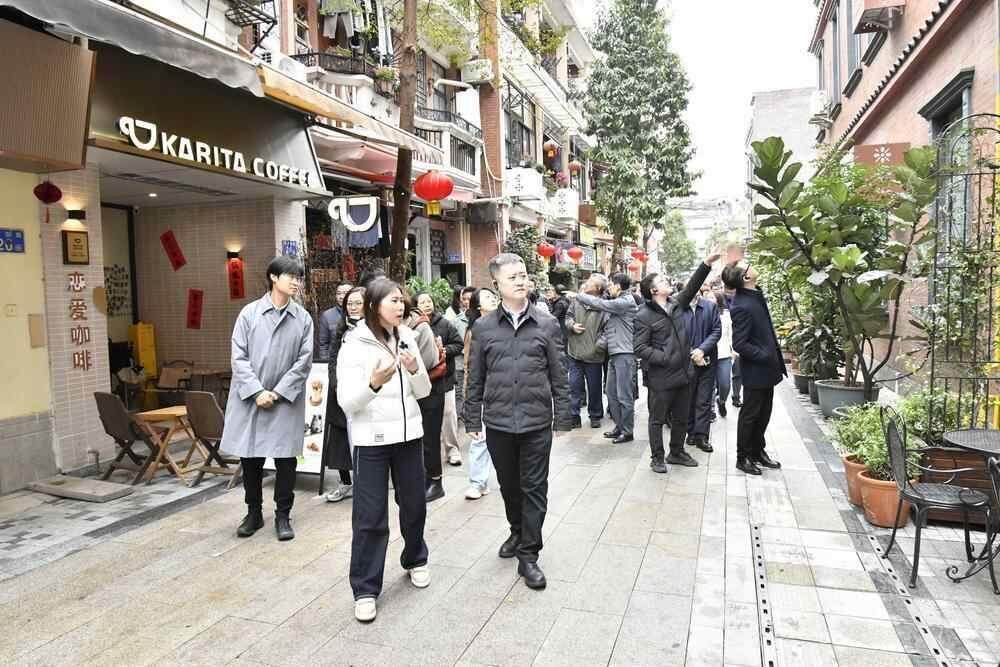 全國園林綠化工作座談會在穗召開<strong></p>
<p>園林綠化
</strong>，城園共融再添新引擎:園林綠化

